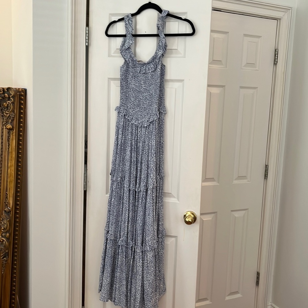 Boutique EUC maxi dress! Adorable blouse and white animal print